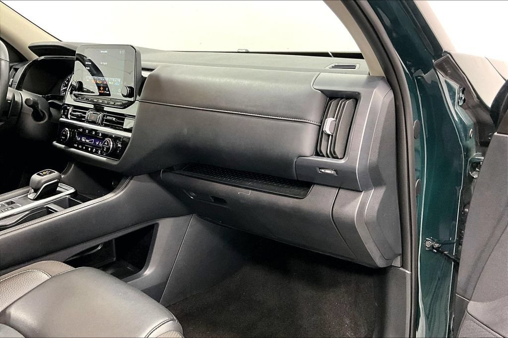 Used 2025 Nissan Pathfinder SL FWD image 19