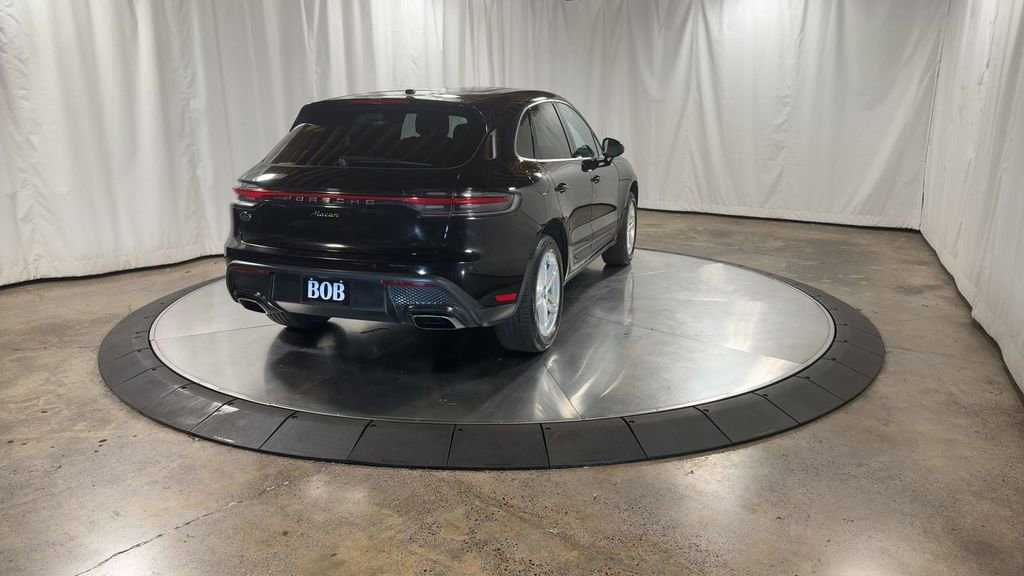 Used 2024 Porsche Macan image 9