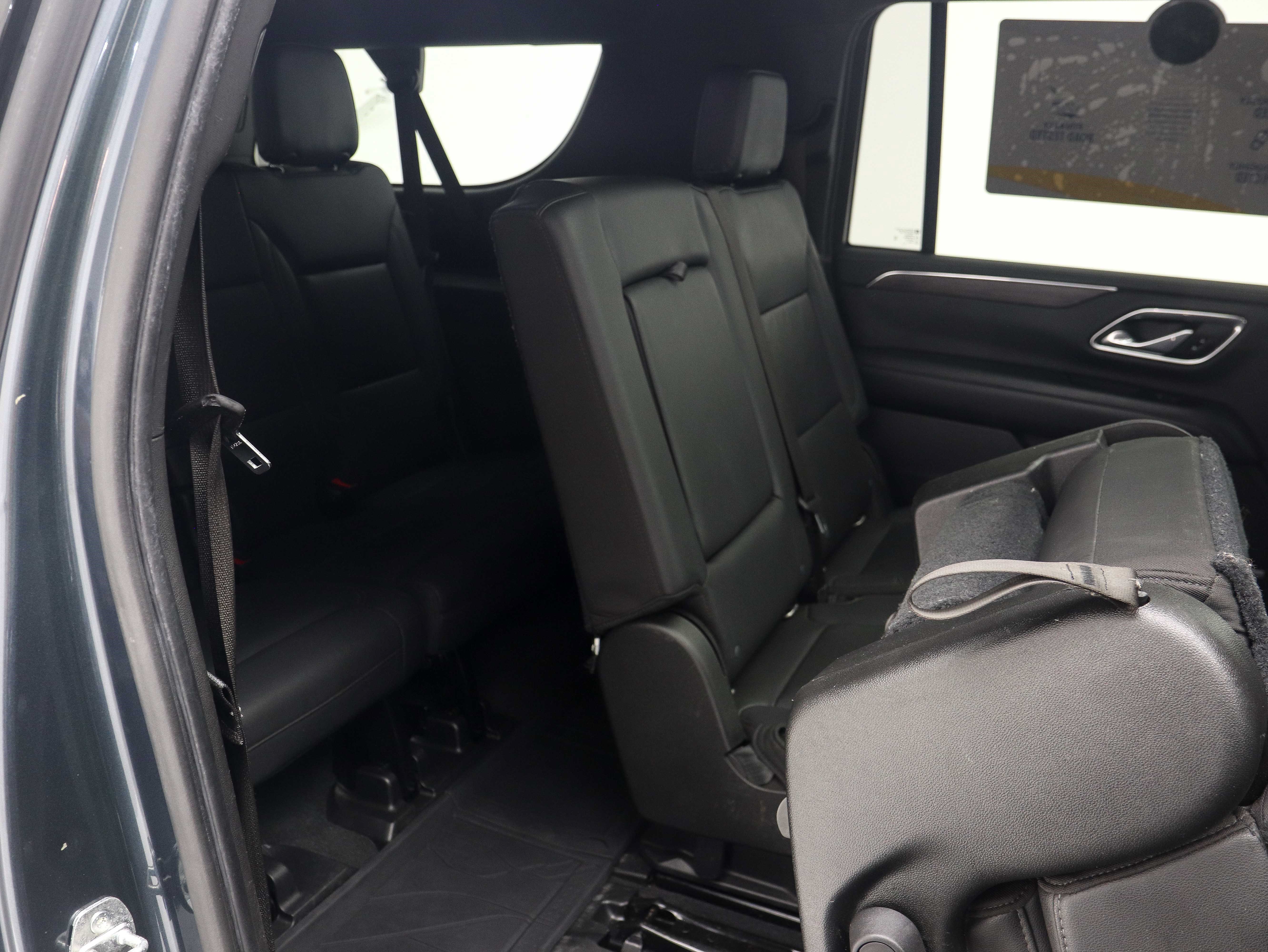 Used 2021 Chevrolet Suburban LT w/ LT Signature Package AWD/4WD image 16