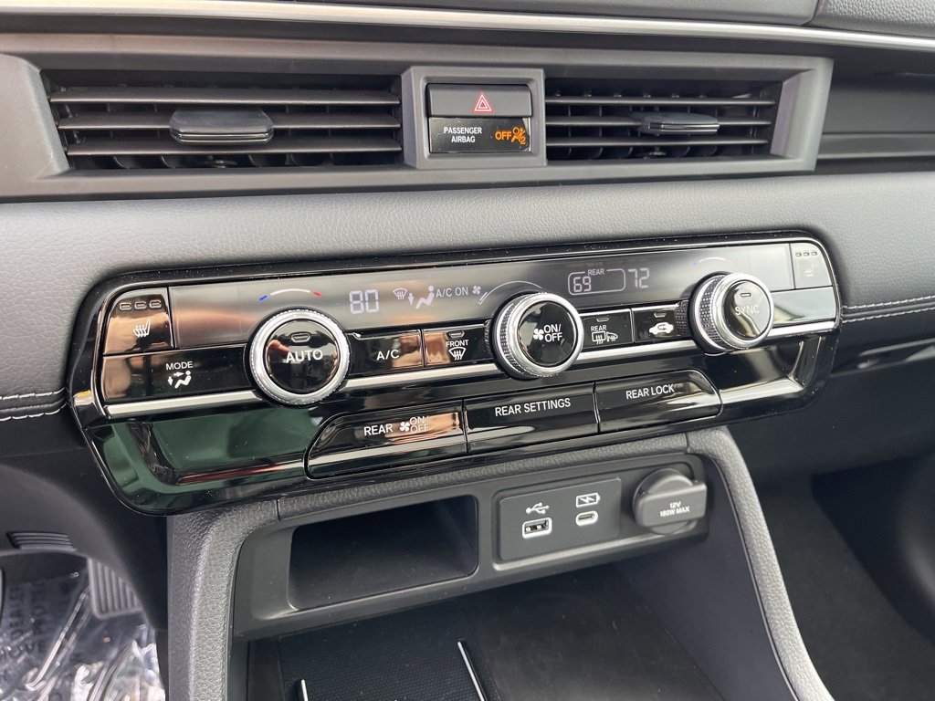 New 2025 Honda Pilot Touring image 10