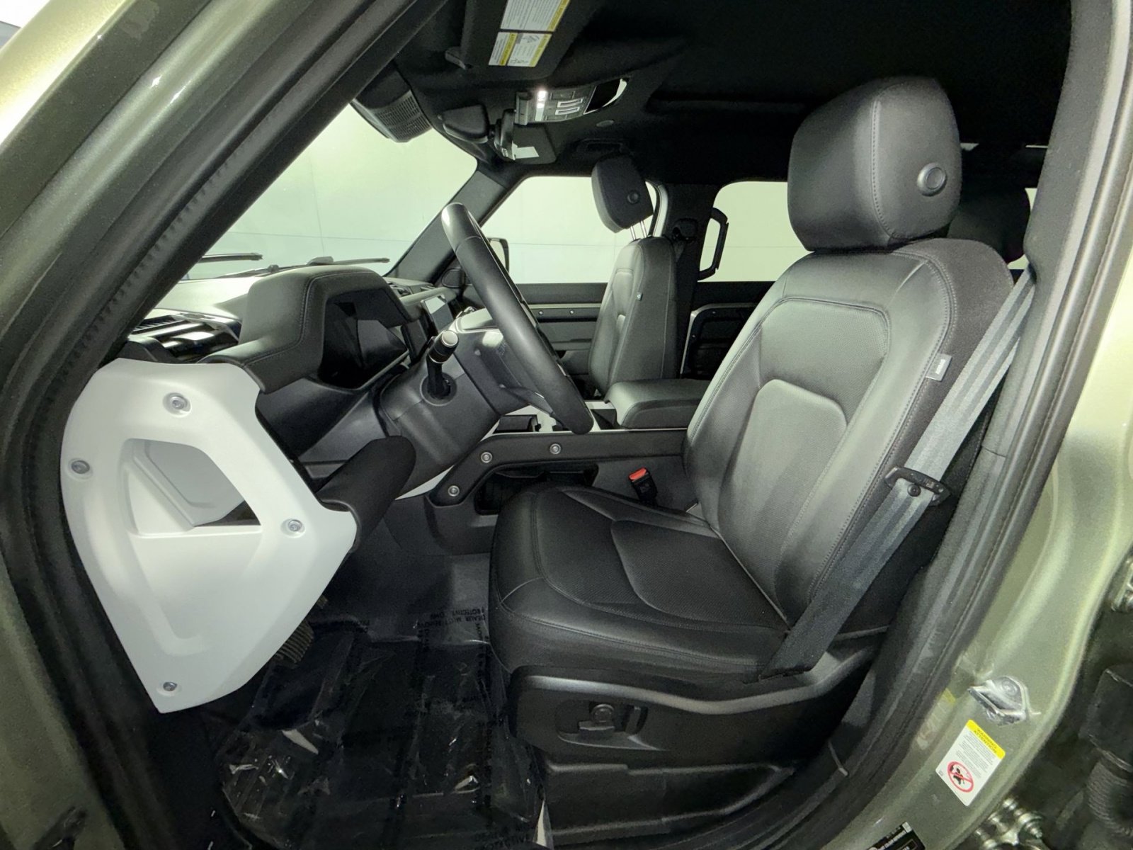 Used 2025 Land Rover Defender 110 S image 13