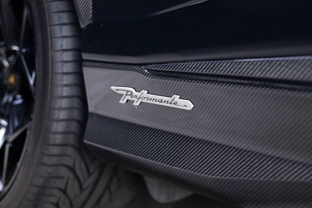 Used 2024 Lamborghini Urus Performante AWD/4WD image 15