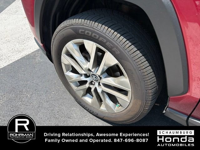 Used 2019 Toyota RAV4 XLE Premium w/ Cold Weather Package AWD/4WD image 10