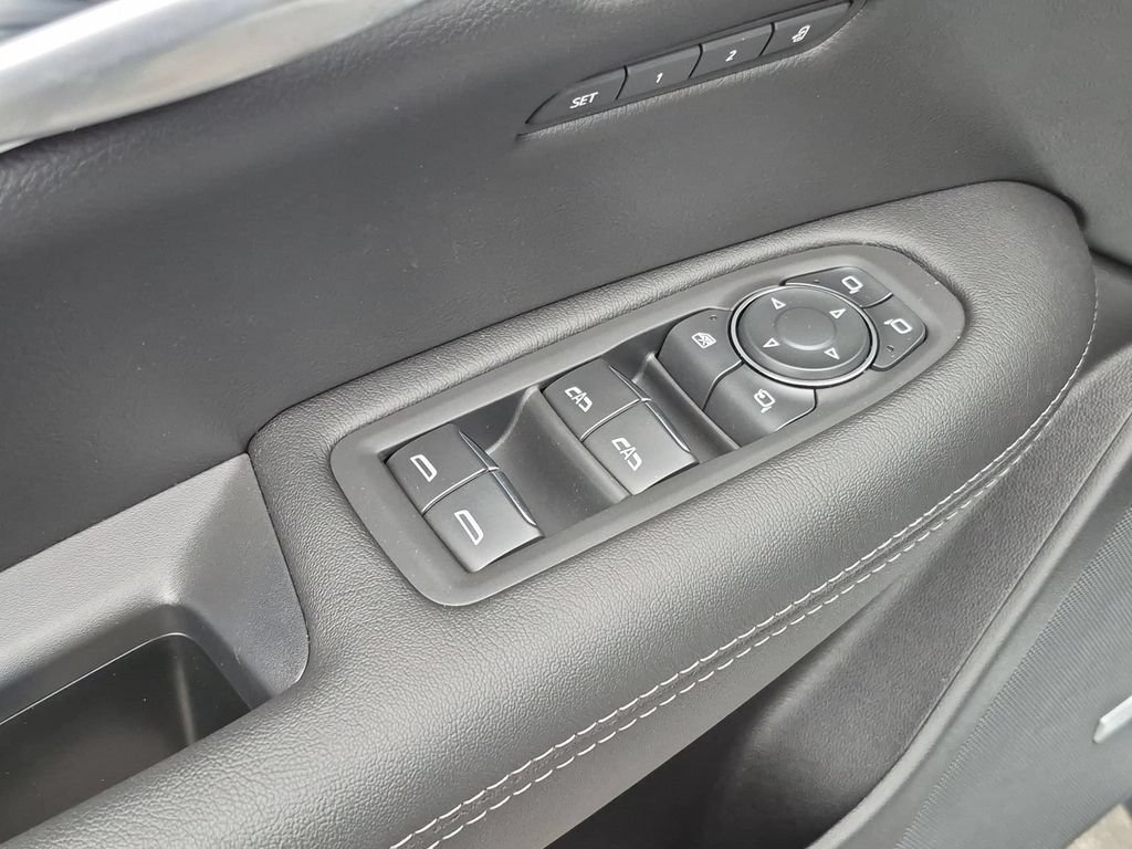 Used 2026 Cadillac XT5 Premium Luxury w/ LPO, ONYX Package FWD image 16