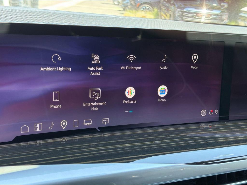 Certified 2025 Cadillac Escalade ESV Premium Luxury RWD image 15