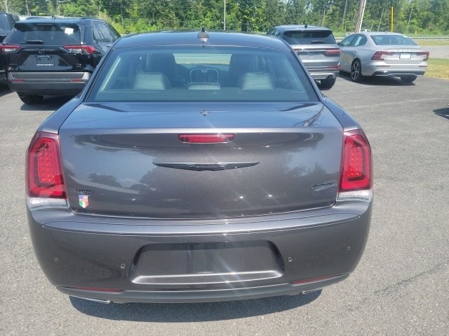 Used 2023 Chrysler 300 Touring L w/ Comfort Group image 3