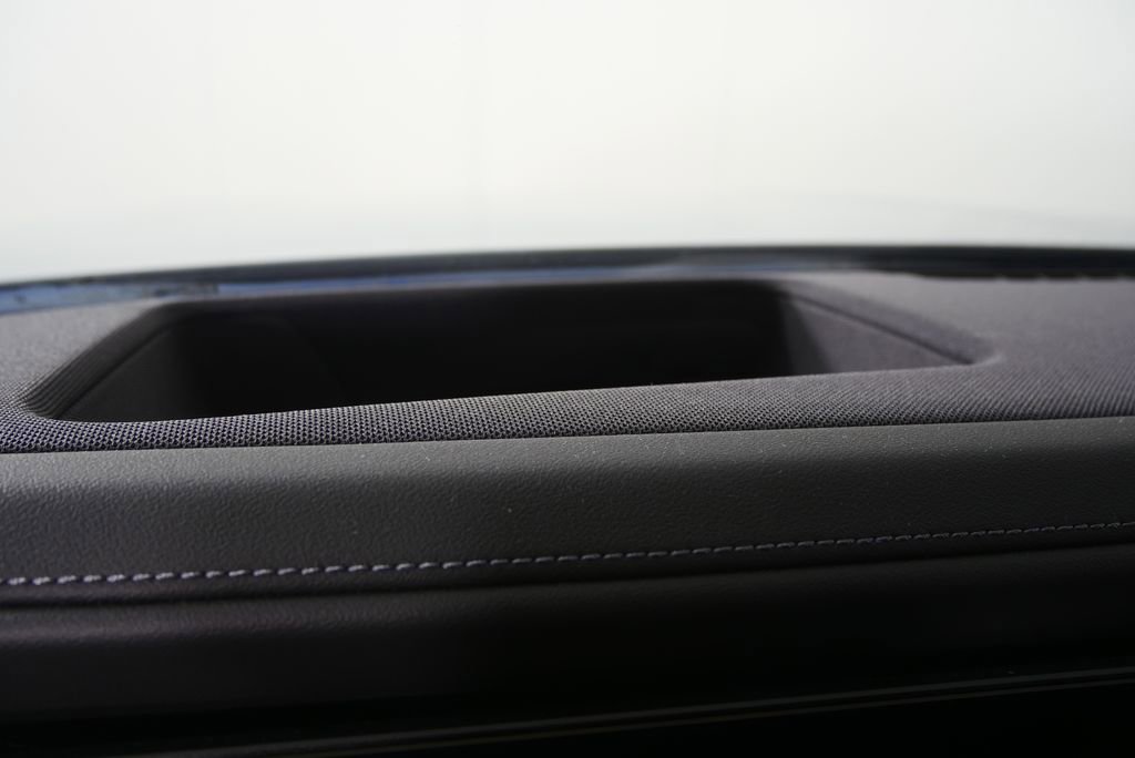 Used 2025 BMW 740i w/ Premium Package RWD image 22