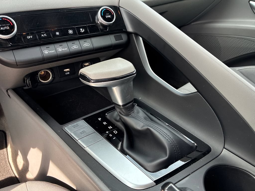 Used 2022 Hyundai Elantra SEL FWD image 22