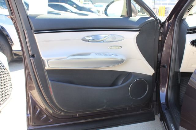 Used 2023 Genesis GV70 2.5T w/ Select Package image 11