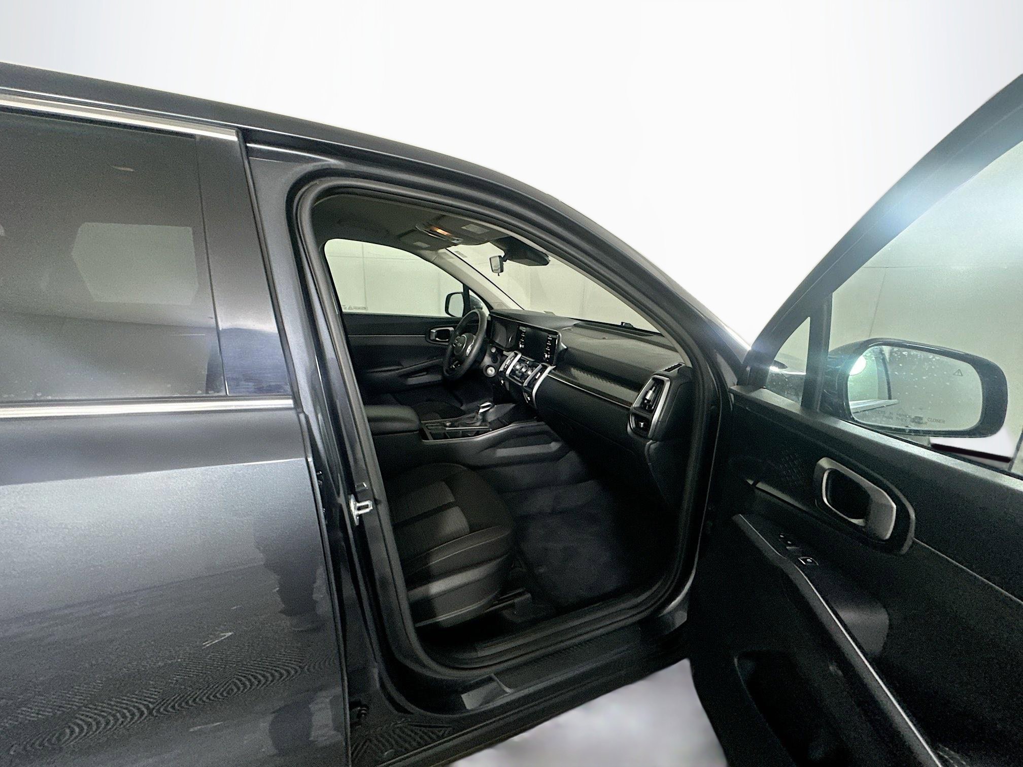 Used 2023 Kia Sorento LX image 30