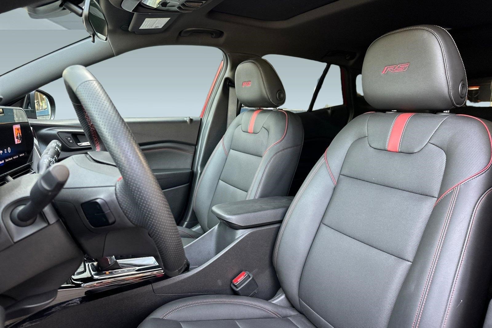 Used 2025 Chevrolet Trax RS w/ Sunroof Package image 21