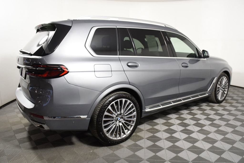 Used 2024 BMW X7 xDrive40i w/ Premium Package image 7