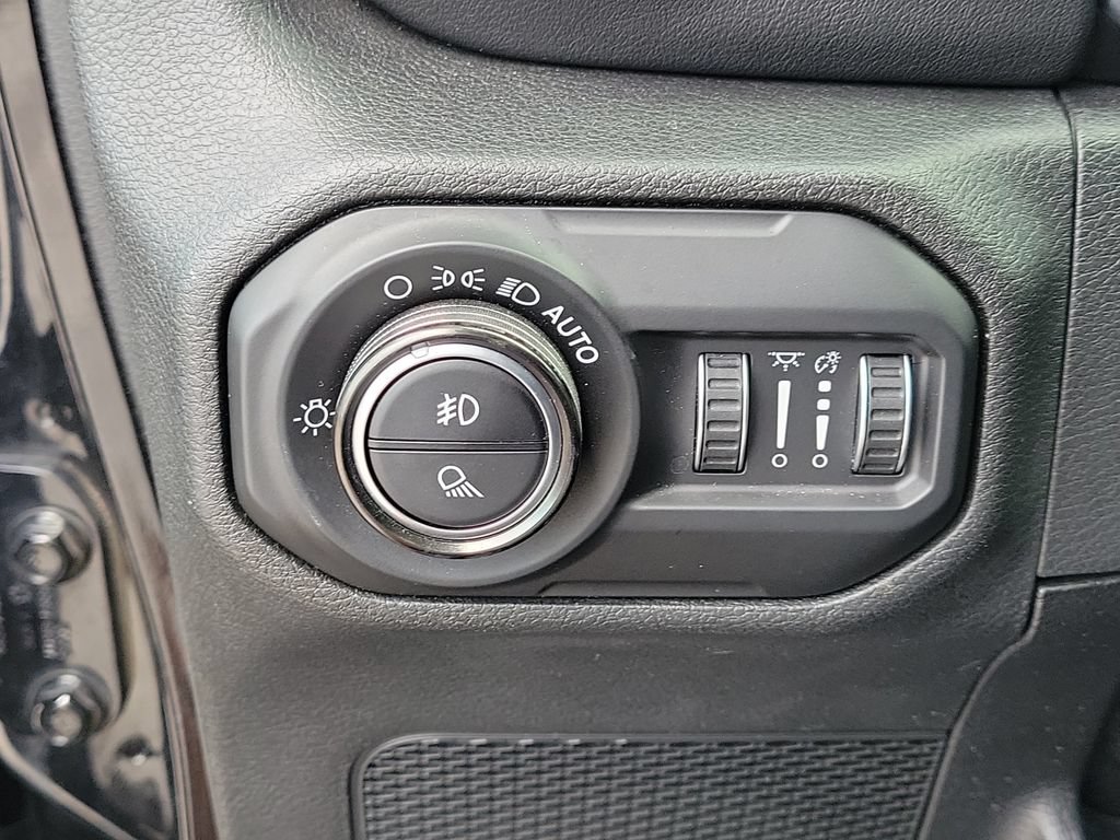 Used 2020 Jeep Gladiator Overland AWD/4WD image 31