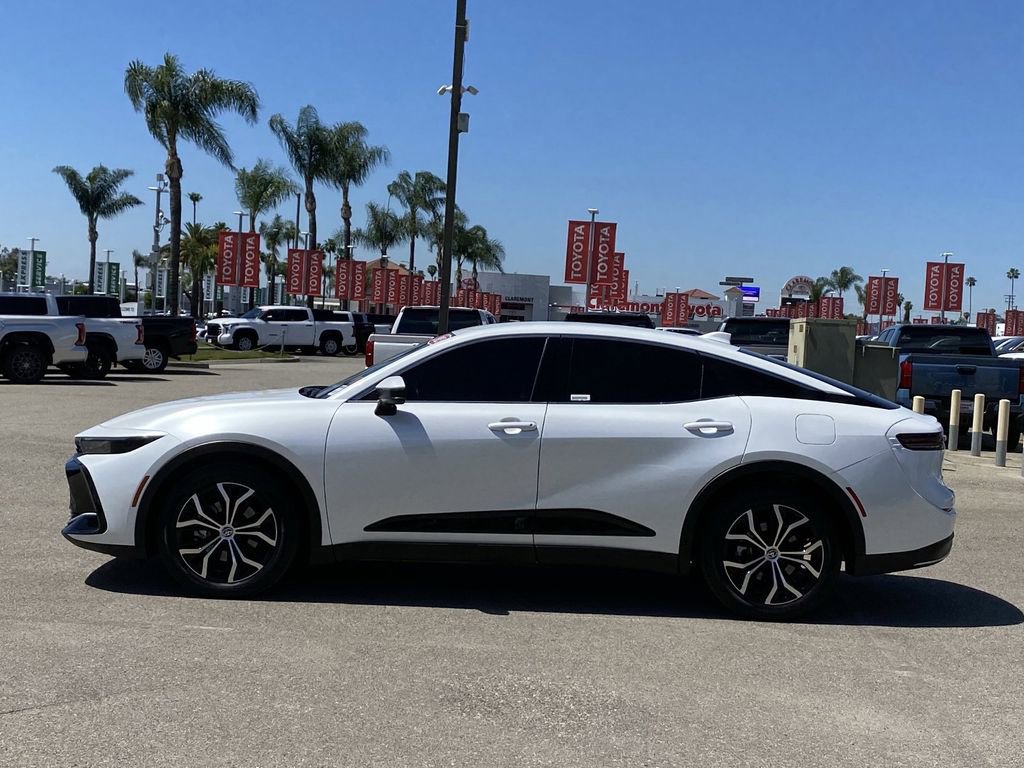 Certified 2023 Toyota Crown XLE image 40