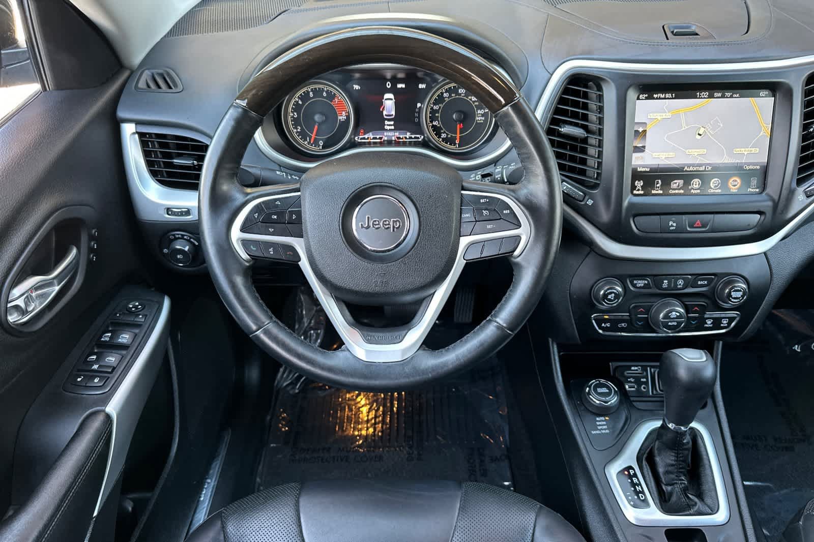 Used 2018 Jeep Cherokee Overland AWD/4WD image 15