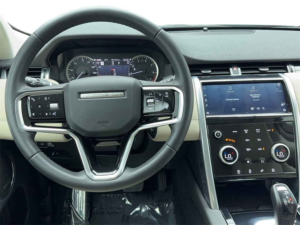 Used 2023 Land Rover Discovery Sport SE image 17