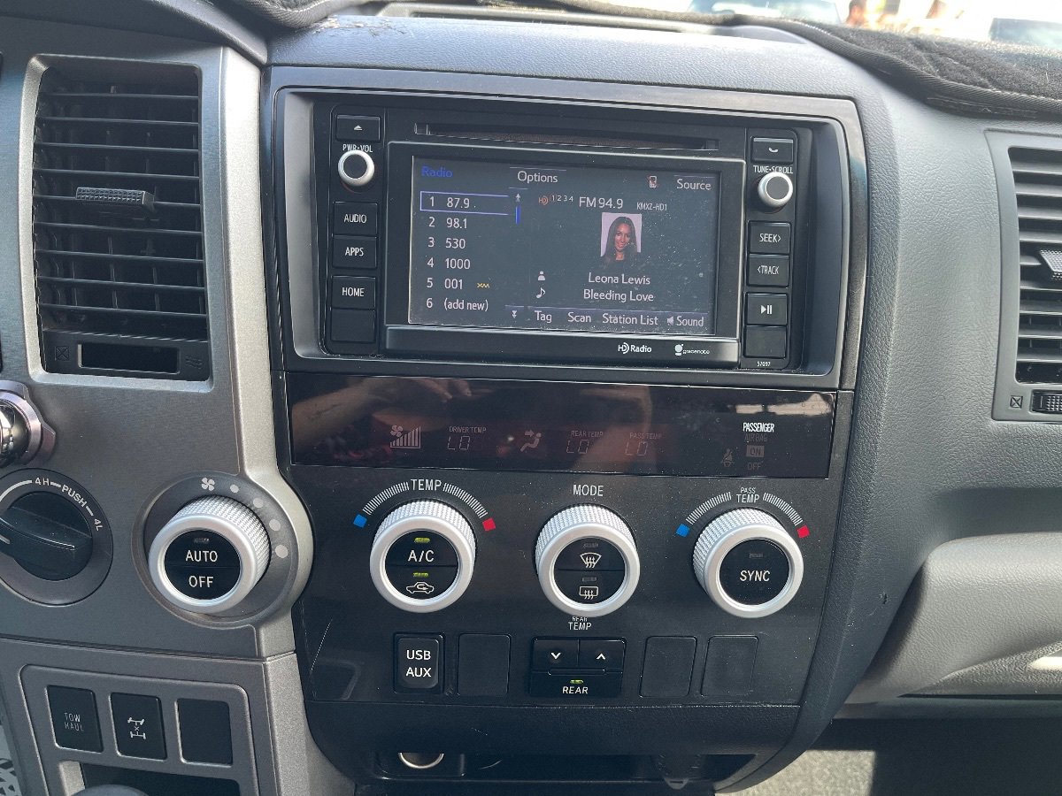 Used 2014 Toyota Sequoia SR5 AWD/4WD image 13