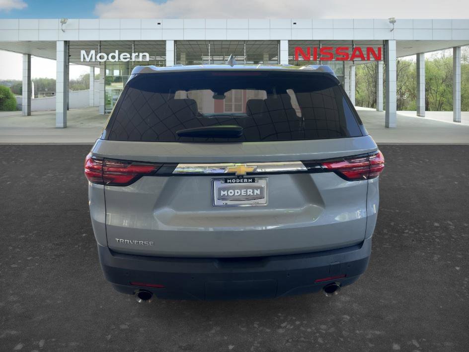 Used 2023 Chevrolet Traverse LS w/ Safety Package FWD image 4
