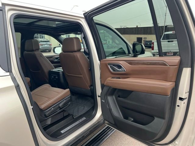 Used 2024 Chevrolet Suburban High Country image 38