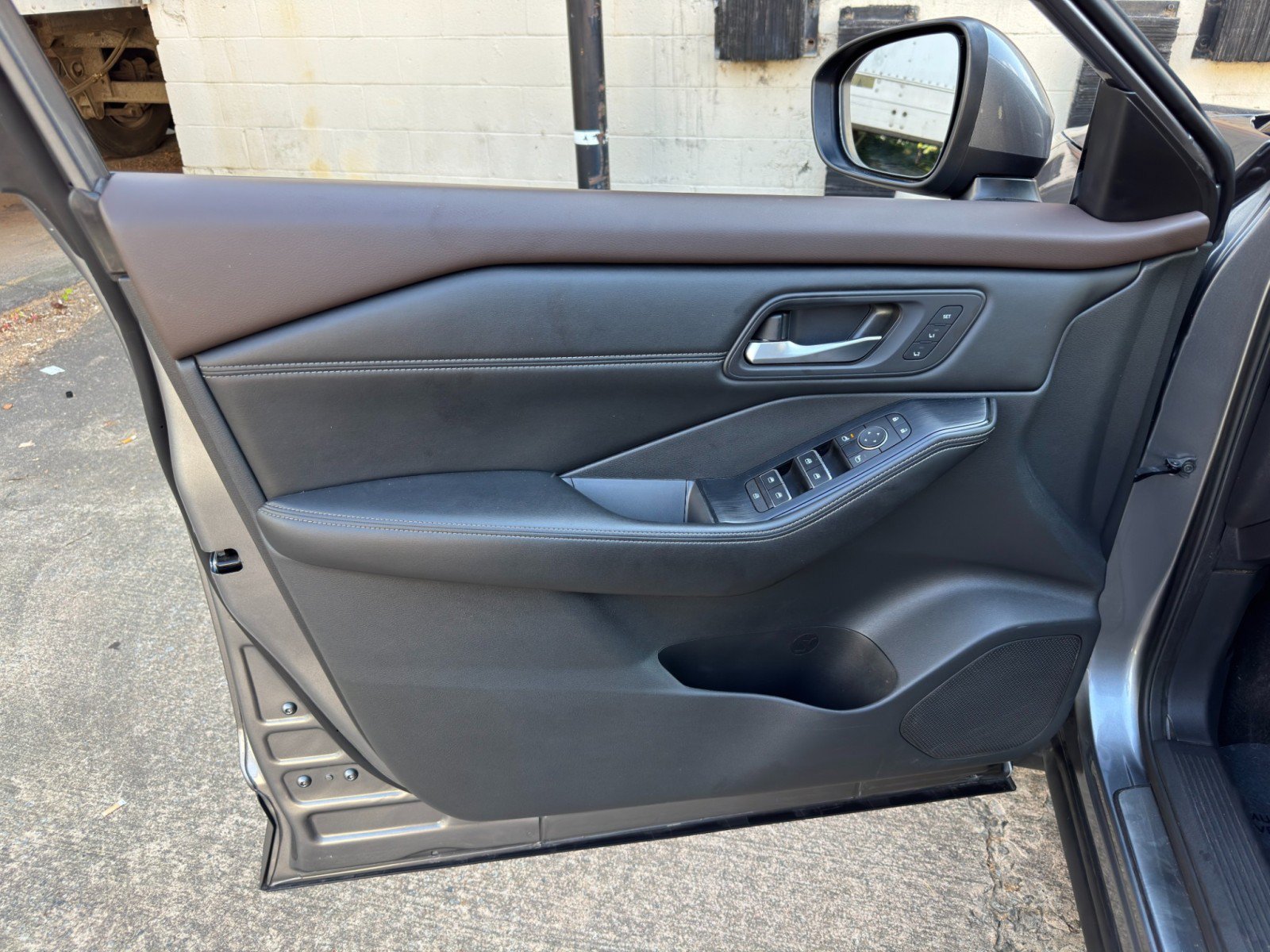 Used 2022 Nissan Rogue SL FWD image 38