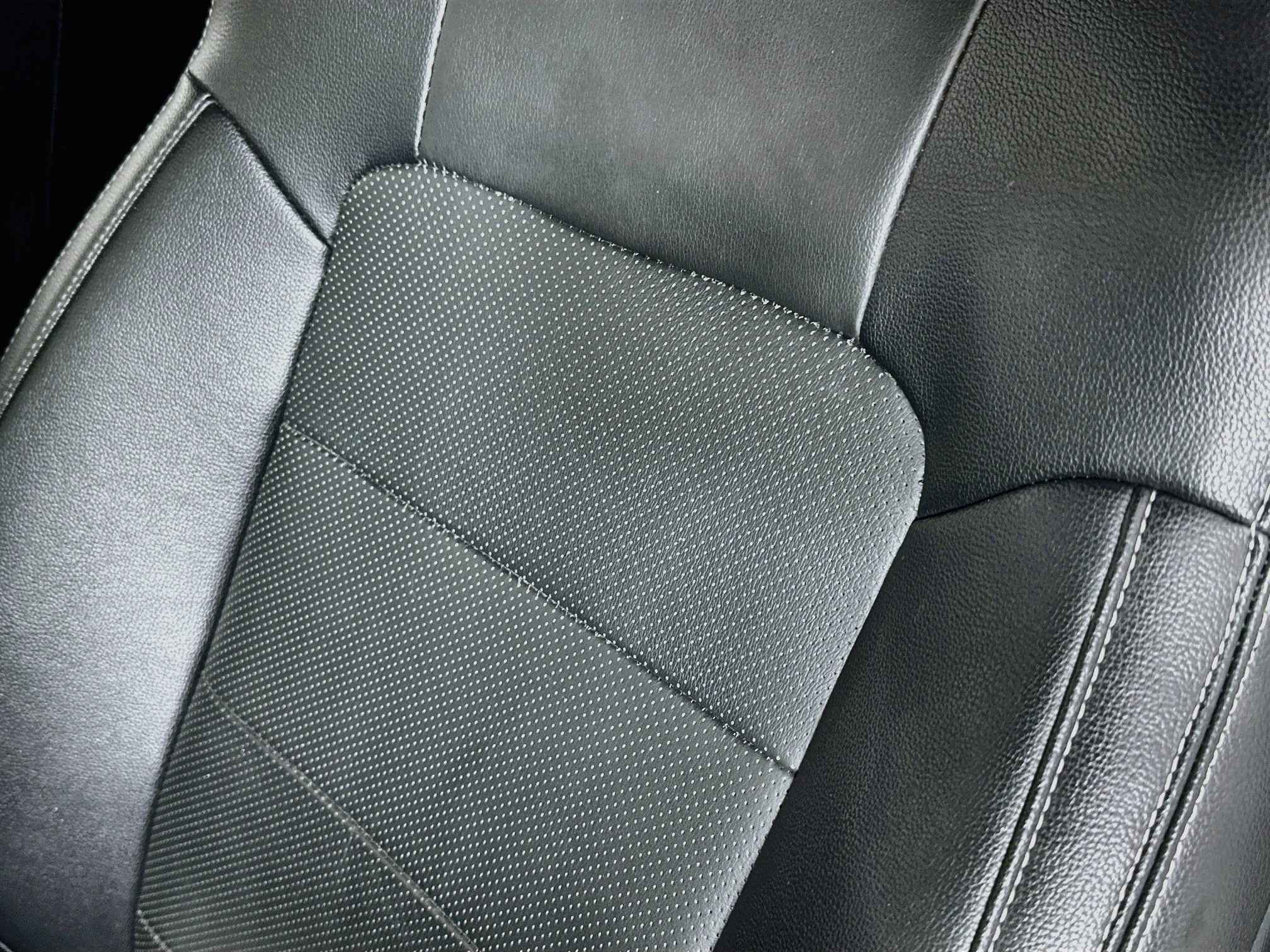 Used 2016 Ford Mustang Premium w/ Equipment Group 201A RWD image 19