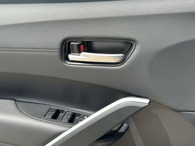 Used 2026 Toyota Corolla Cross XLE FWD image 27