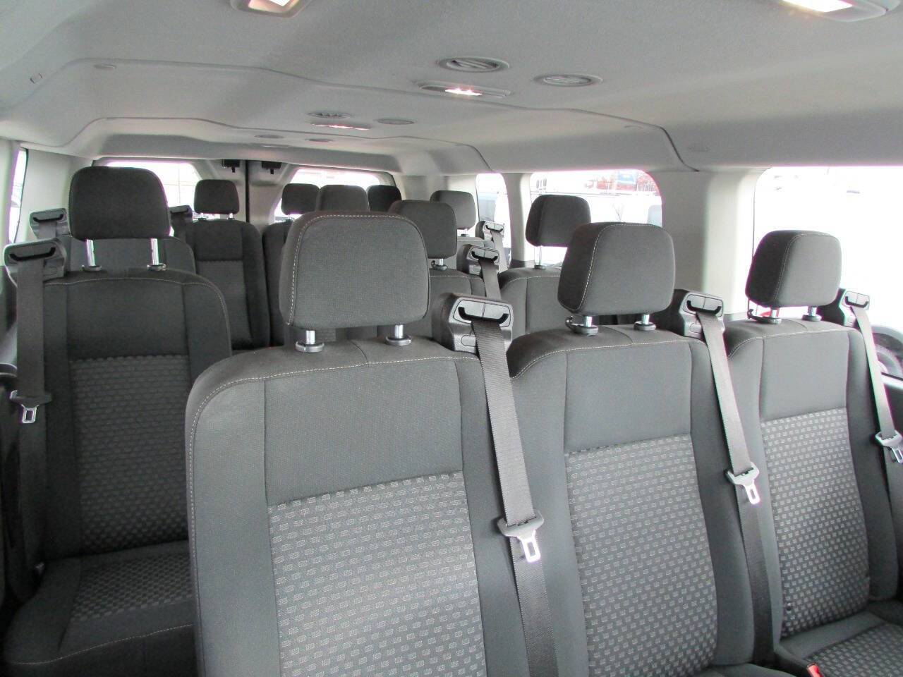 Used 2023 Ford Transit 350 XL image 28