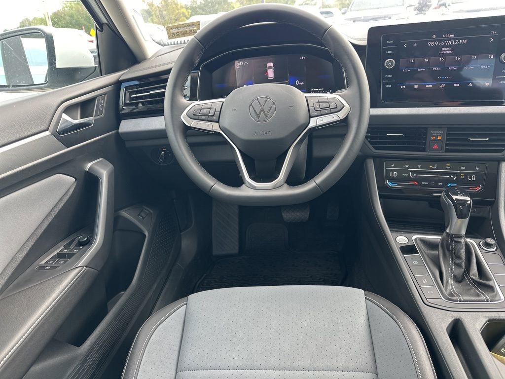 New 2025 Volkswagen Jetta SE image 14