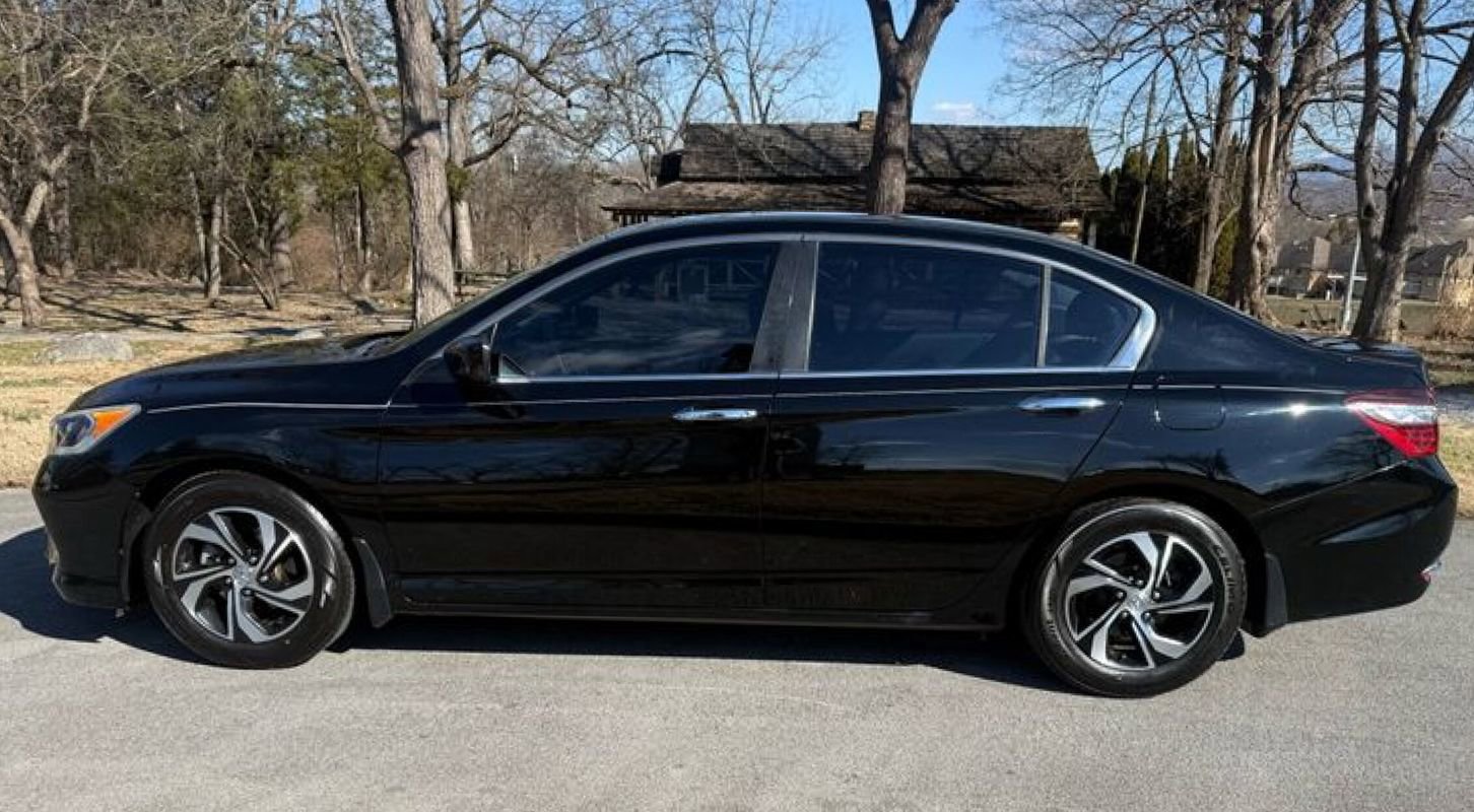 Used 2016 Honda Accord LX image 10