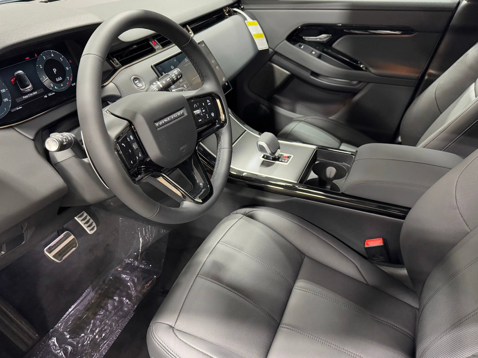 New 2026 Land Rover Range Rover Evoque Dynamic SE AWD/4WD image 14