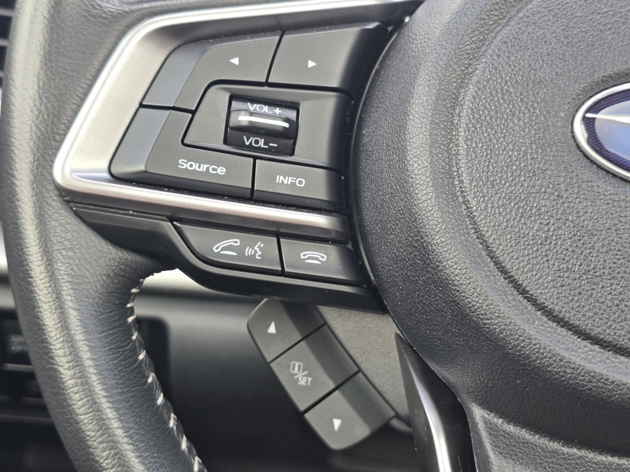 Used 2024 Subaru Forester Premium AWD/4WD image 33