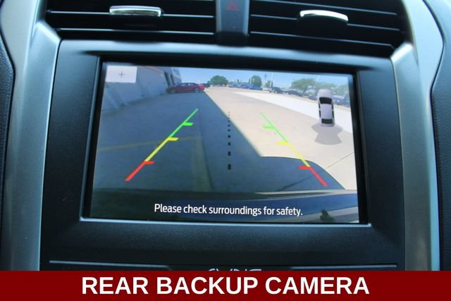 Used 2020 Ford Fusion SE FWD image 4