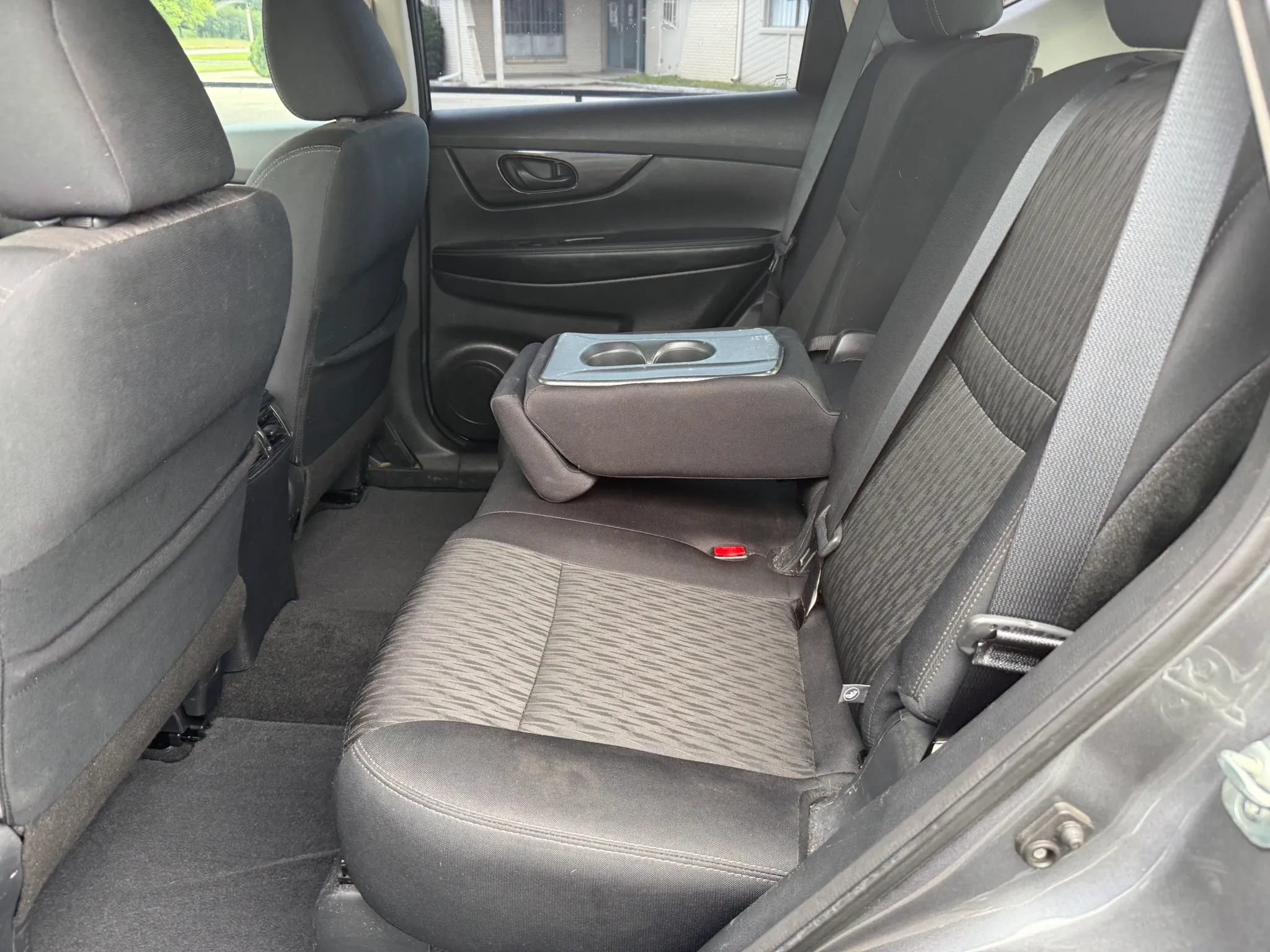 Used 2019 Nissan Rogue S FWD image 23