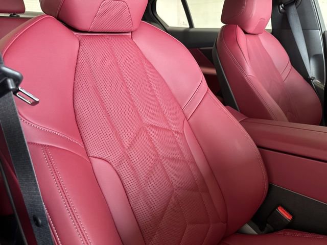 Used 2025 BMW i5 xDrive40 w/ Premium Package image 56