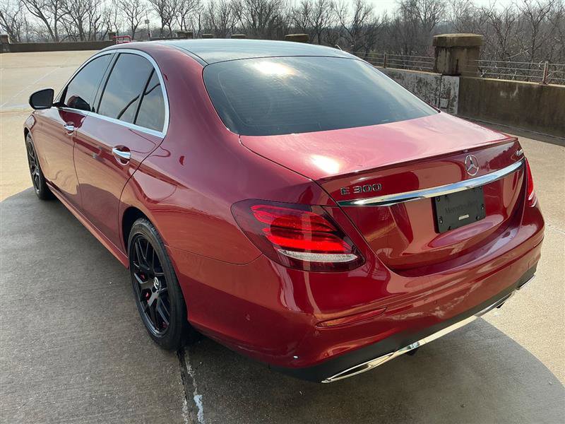Used 2017 Mercedes-Benz E 300 4MATIC image 4