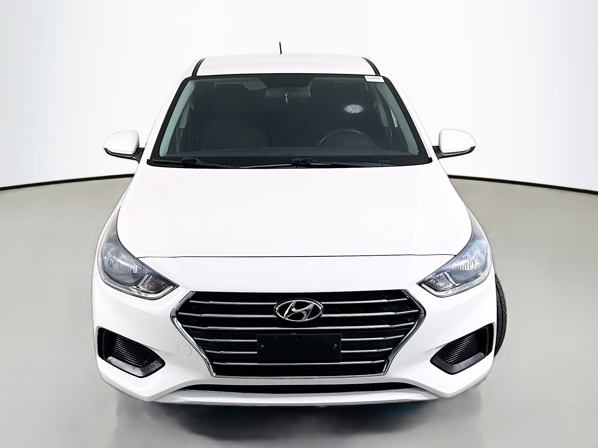 Used 2020 Hyundai Accent SE FWD image 2