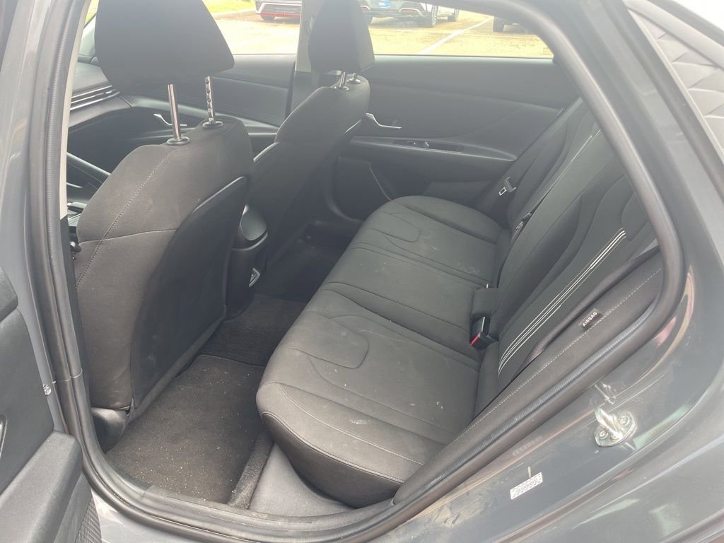 Used 2024 Hyundai Elantra SEL image 12