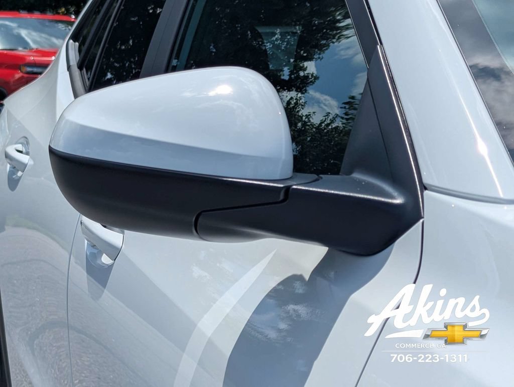 New 2026 Chevrolet Trax LT w/ Sunroof Package FWD image 11