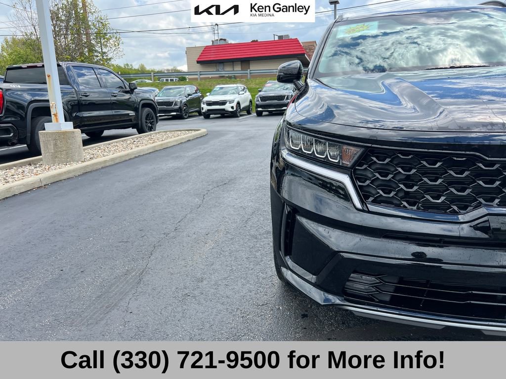 Certified 2022 Kia Sorento EX w/ Panoramic Sunroof Package FWD image 18