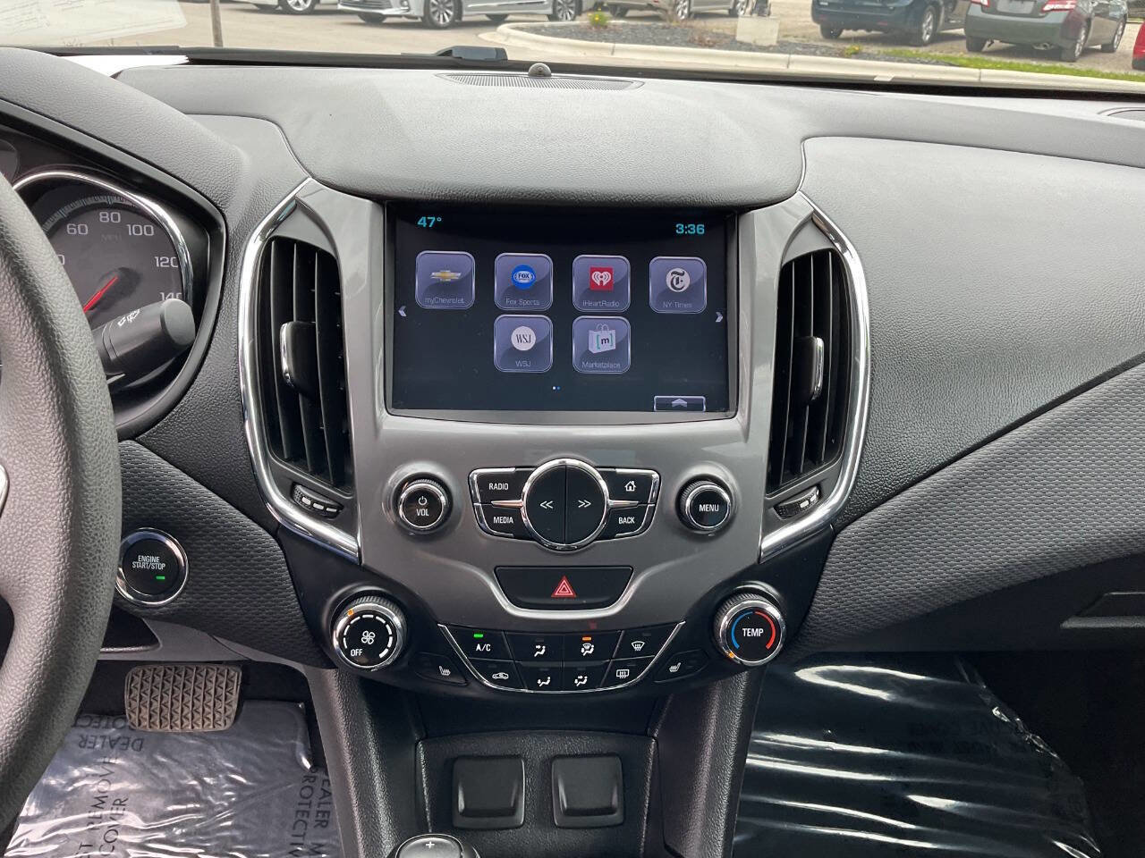 Used 2018 Chevrolet Cruze LT w/ Sun And Sound Package FWD image 21