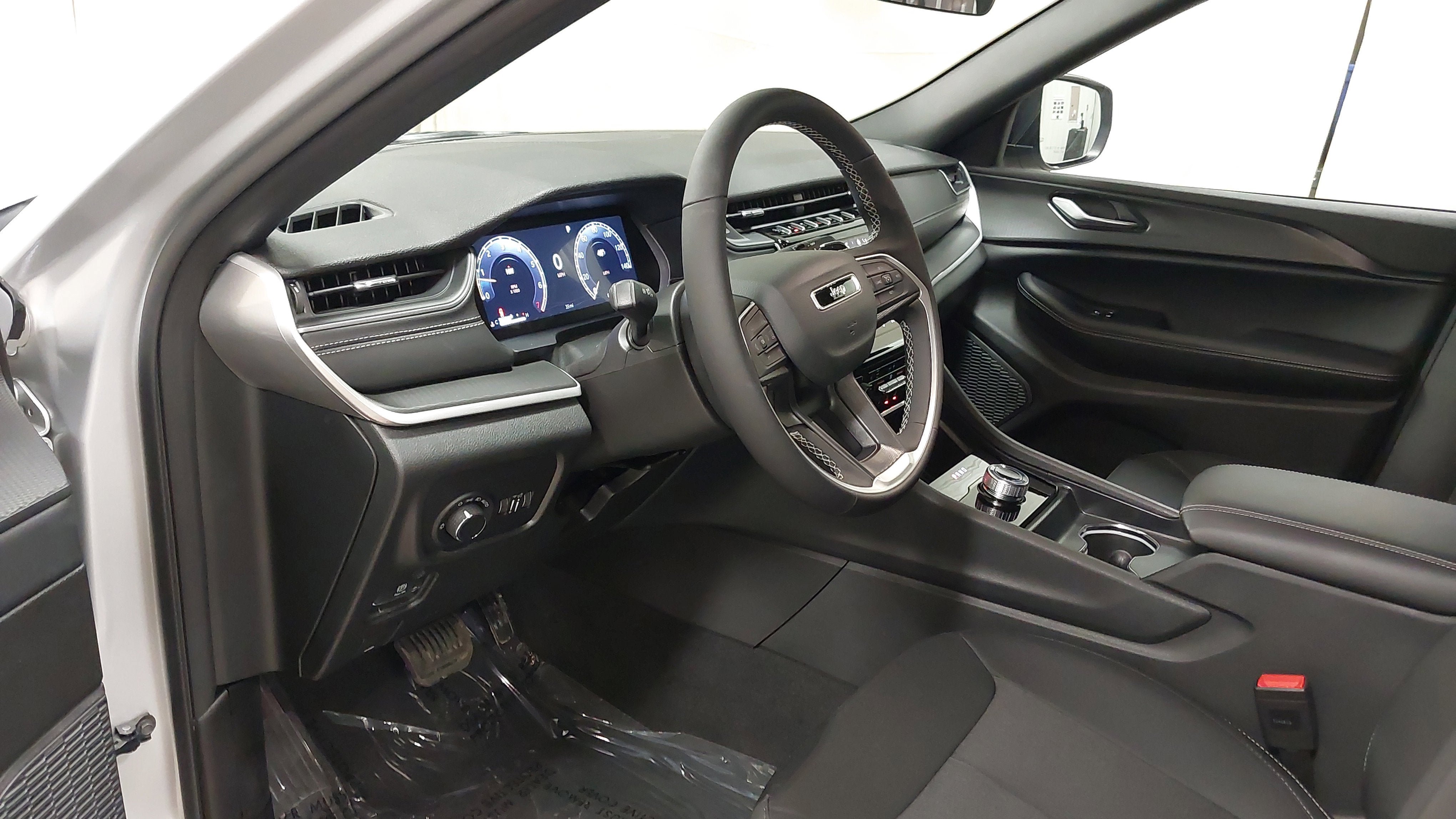 New 2026 Jeep Grand Cherokee Laredo X AWD/4WD image 17