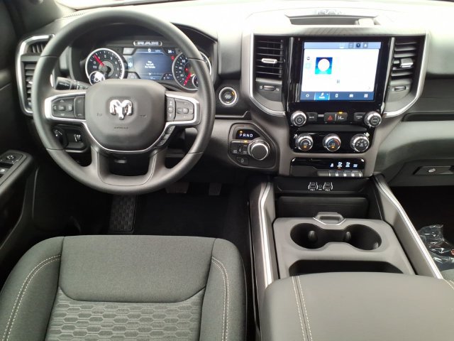 New 2026 RAM 1500 Express AWD/4WD image 16