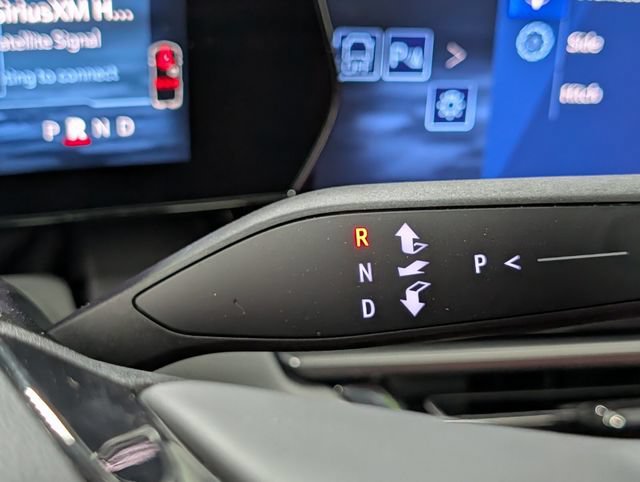 Certified 2025 Chevrolet Equinox EV RS AWD/4WD image 26