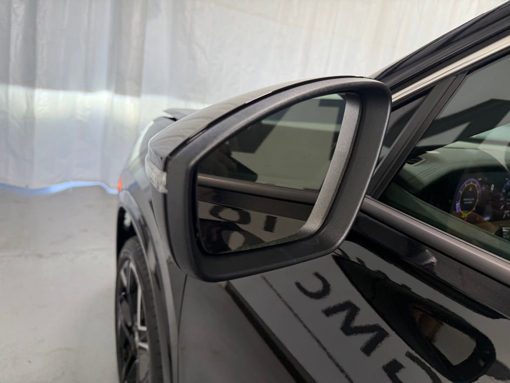 Used 2025 Volkswagen Tiguan SEL R-Line AWD/4WD image 13