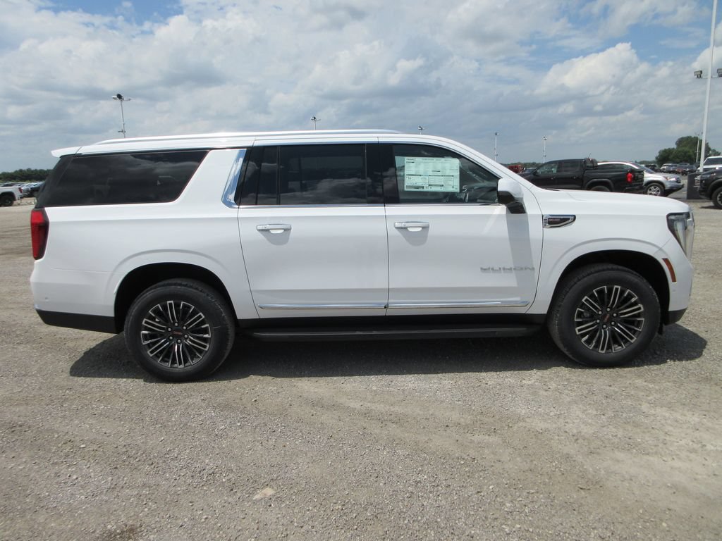 New 2026 GMC Yukon XL Elevation w/ Elevation Premium Package AWD/4WD image 3