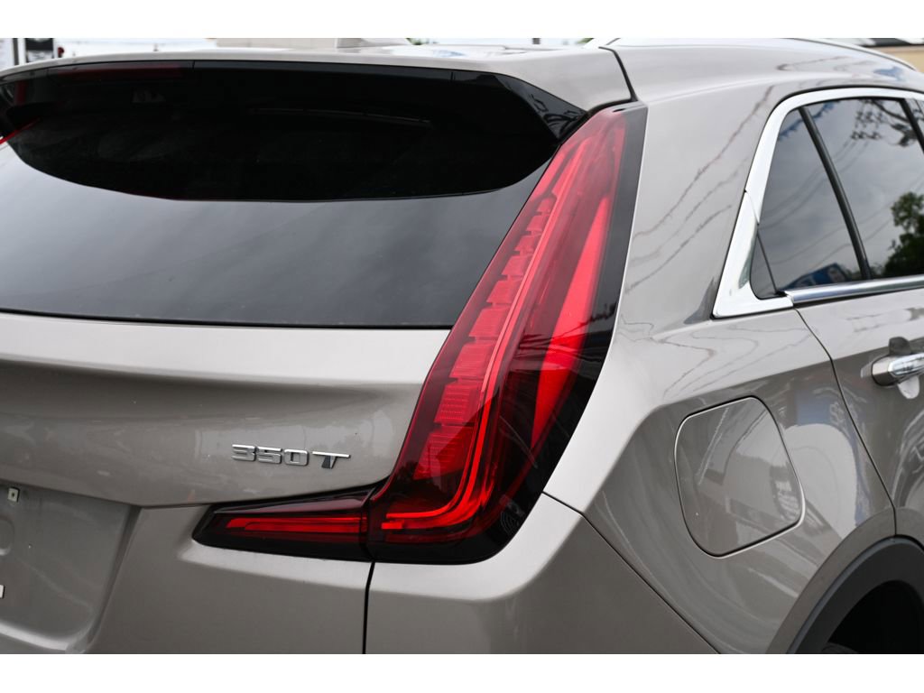 Used 2022 Cadillac XT4 Premium Luxury w/ Enhanced Visibility Package AWD/4WD image 12