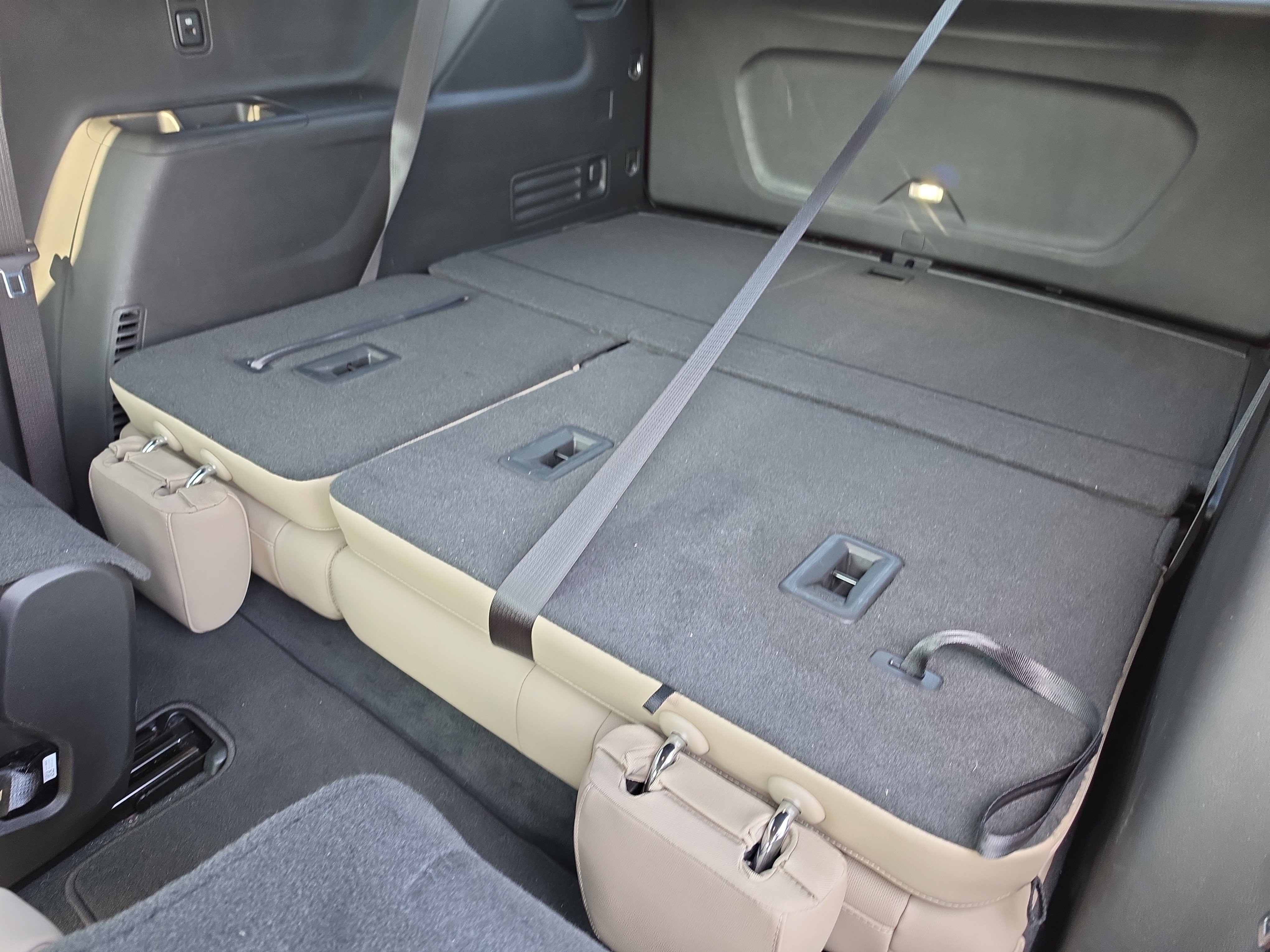 Used 2023 Chevrolet Traverse Premier FWD image 12