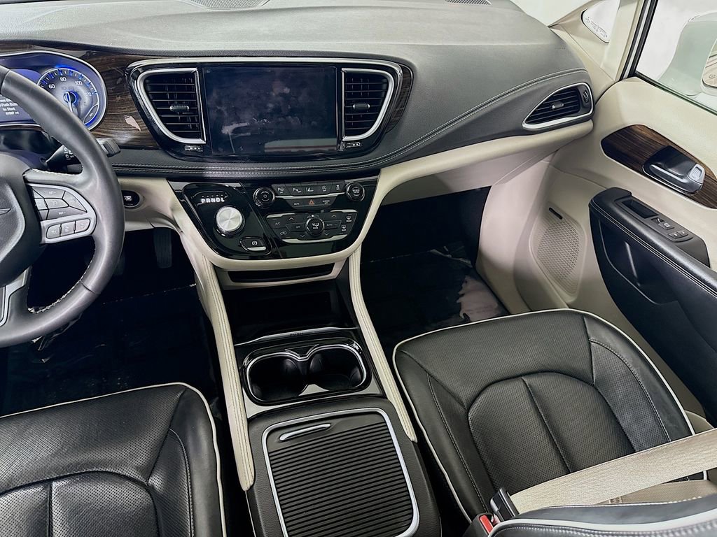 Used 2022 Chrysler Pacifica Limited FWD image 29