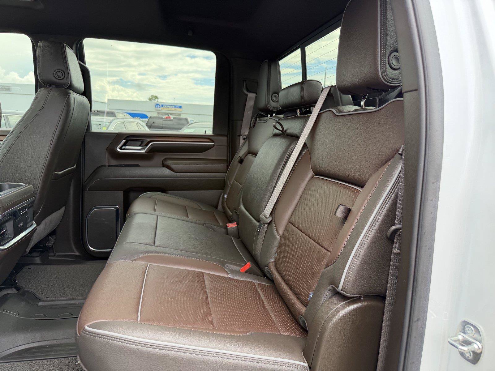 Used 2024 GMC Sierra 3500 Denali w/ Denali Reserve Package AWD/4WD image 19