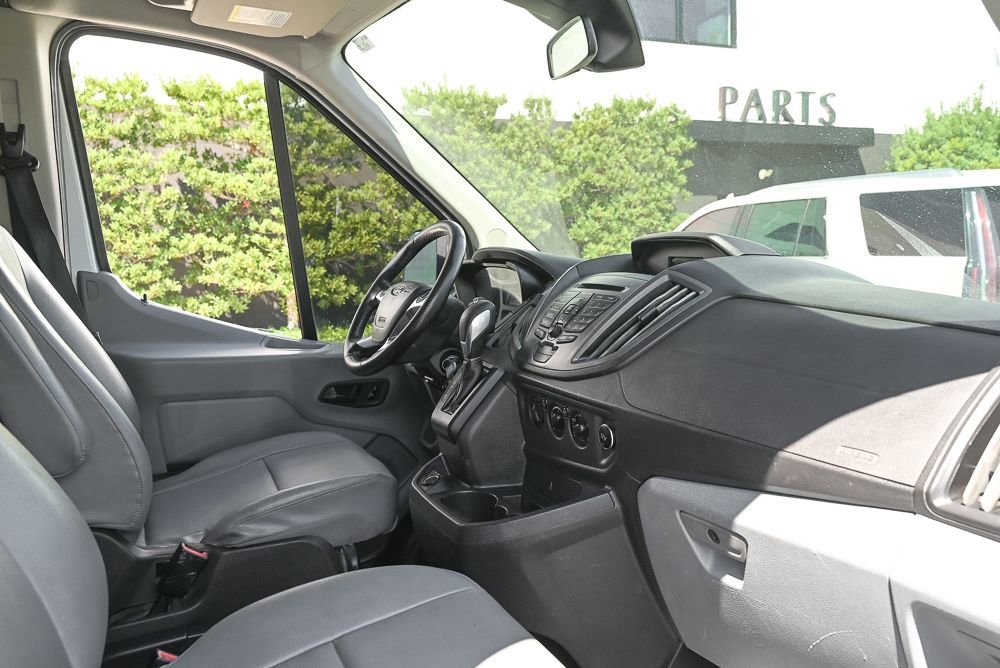 Used 2019 Ford Transit 250 148 Medium Roof RWD image 18